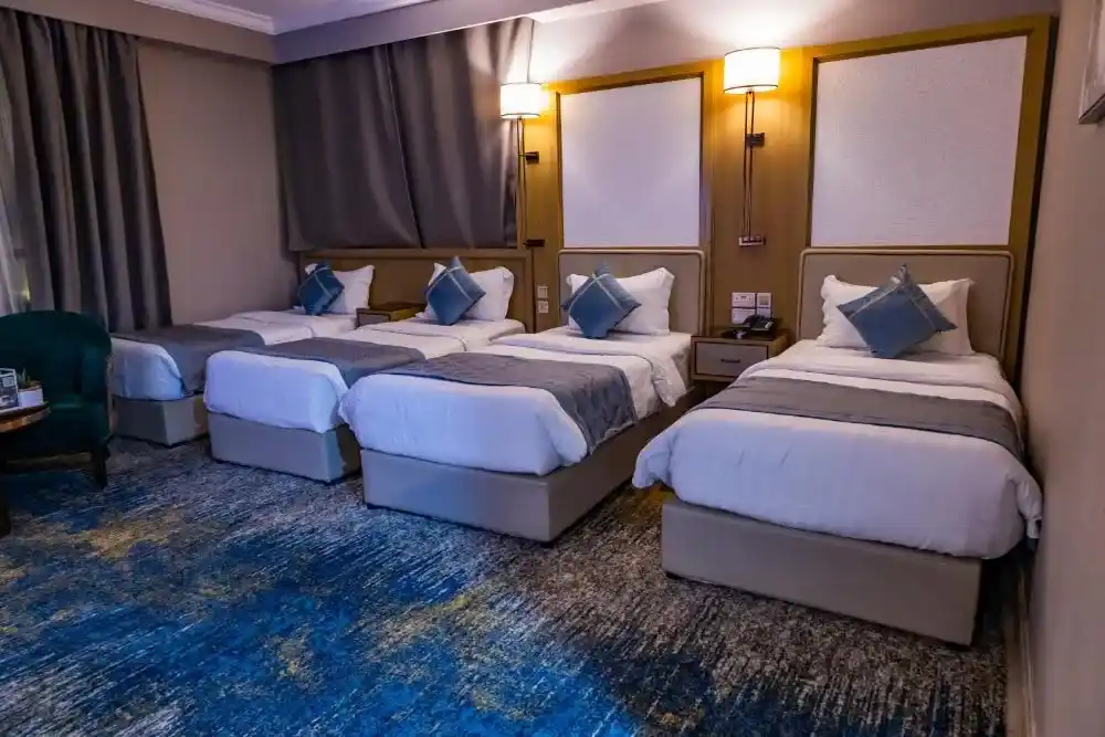 Hôtel Waqf Othman bin Affan médine chambre quadruple